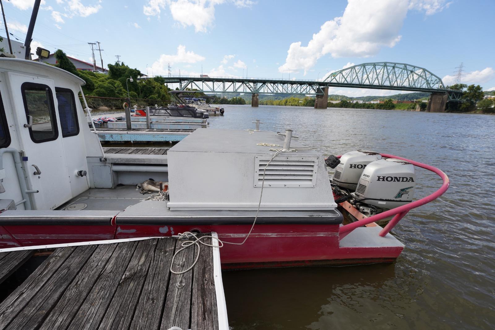 2005 SeaArk Little Giant Fire Boat - image 12