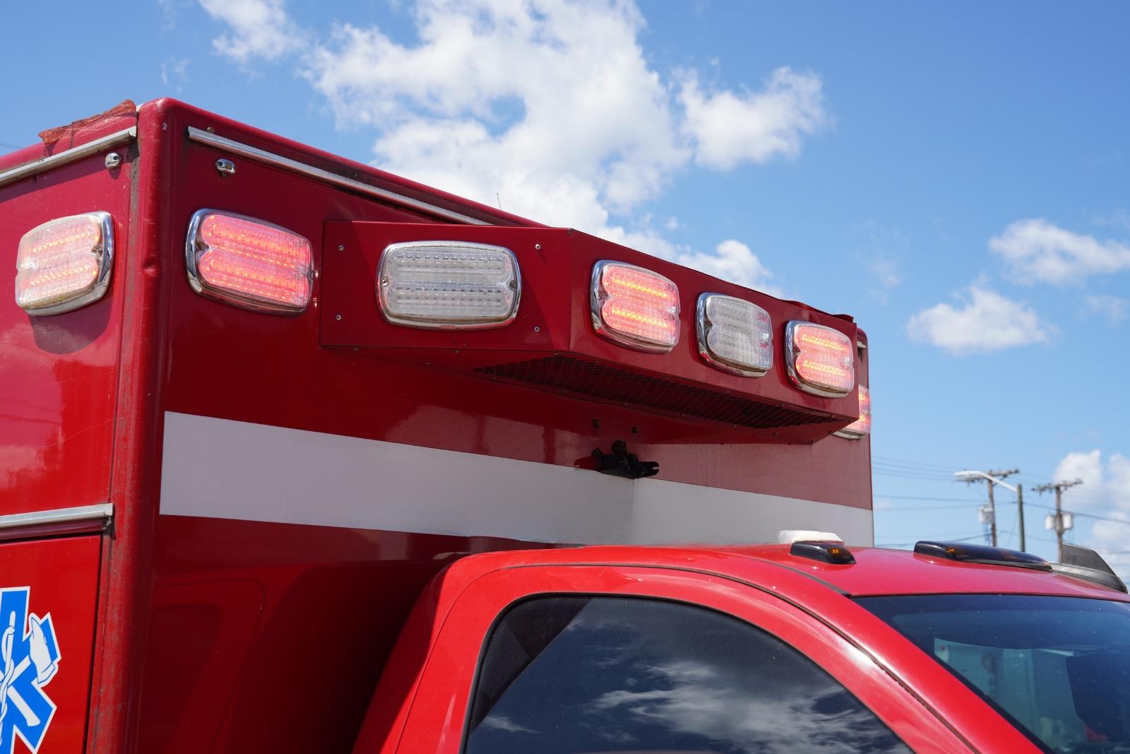 2015 Chevrolet 3500 4x4 Type III Ambulance - image 14
