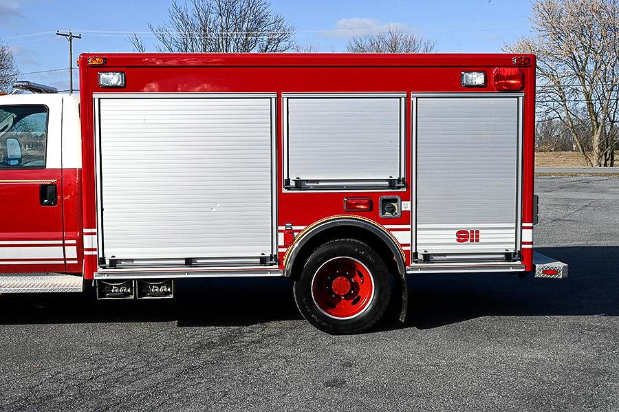 2004 Ford Pierce 4X4 Light Rescue / Utility Truck - image 5