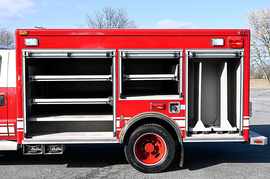 2004 Ford Pierce 4X4 Light Rescue / Utility Truck - image 7