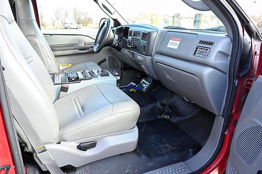 2004 Ford Pierce 4X4 Light Rescue / Utility Truck - image 11