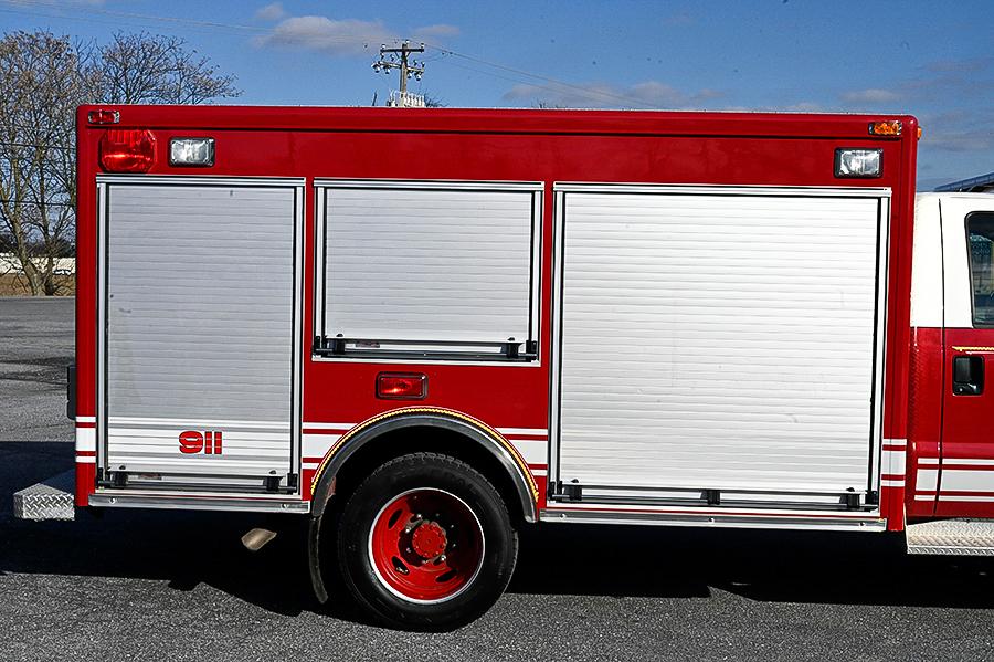 2004 Ford Pierce 4X4 Light Rescue / Utility Truck - image 12