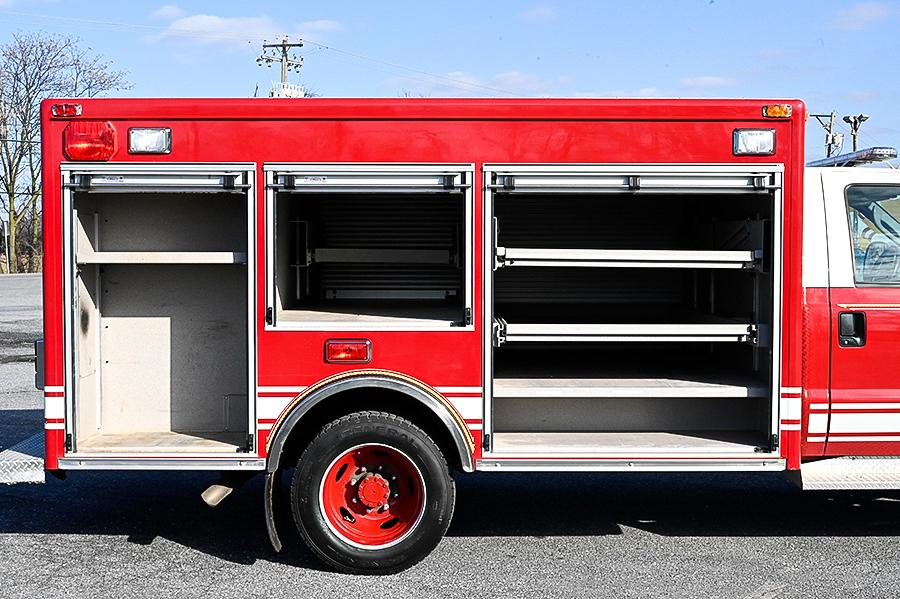 2004 Ford Pierce 4X4 Light Rescue / Utility Truck - image 14