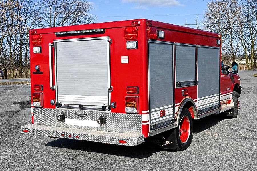 2004 Ford Pierce 4X4 Light Rescue / Utility Truck - image 15