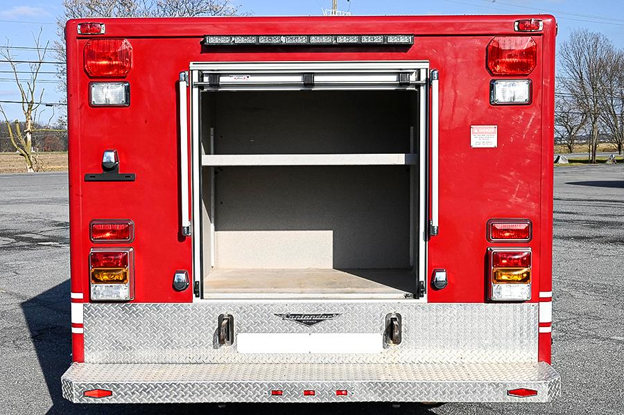 2004 Ford Pierce 4X4 Light Rescue / Utility Truck - image 17