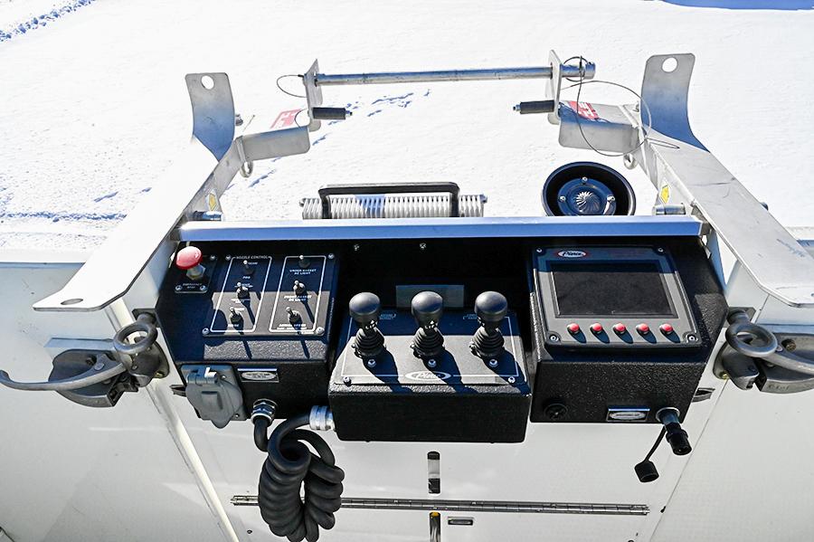 2012 Pierce 100′ Aerial Platform Quint - image 4