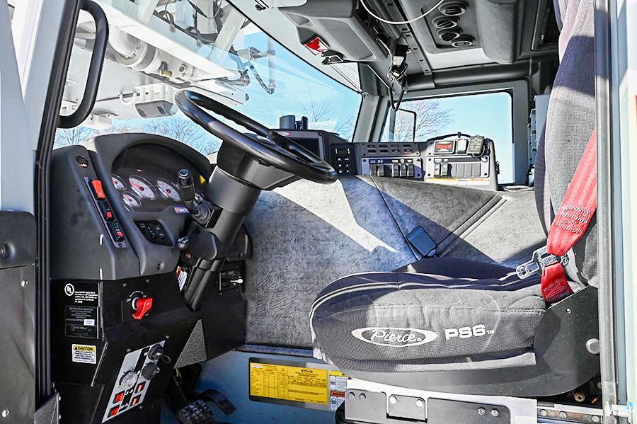 2012 Pierce 100′ Aerial Platform Quint - image 5