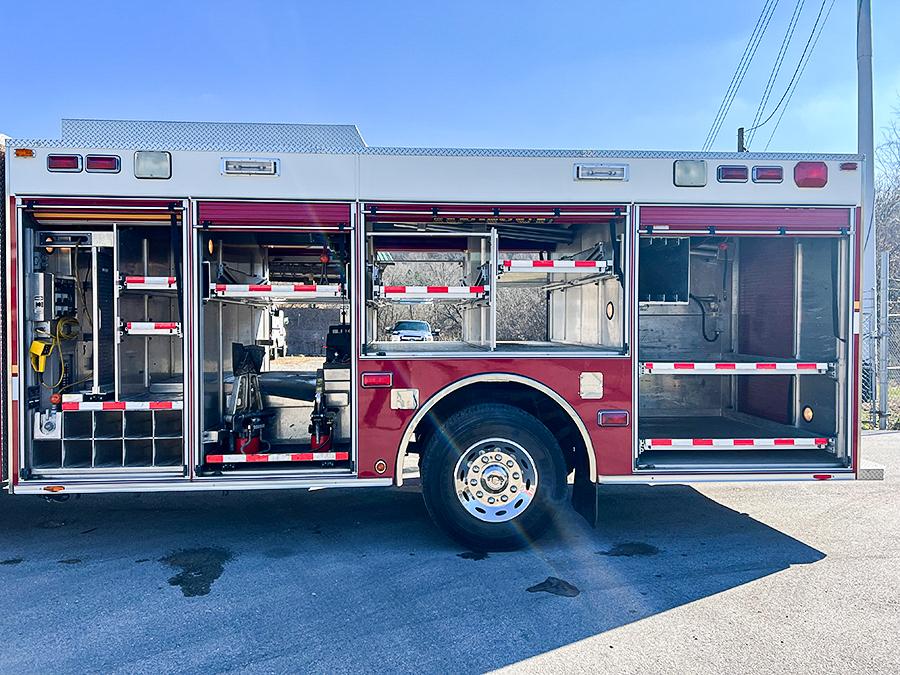 2001 Pierce Non Walk-In Heavy Rescue - image 4