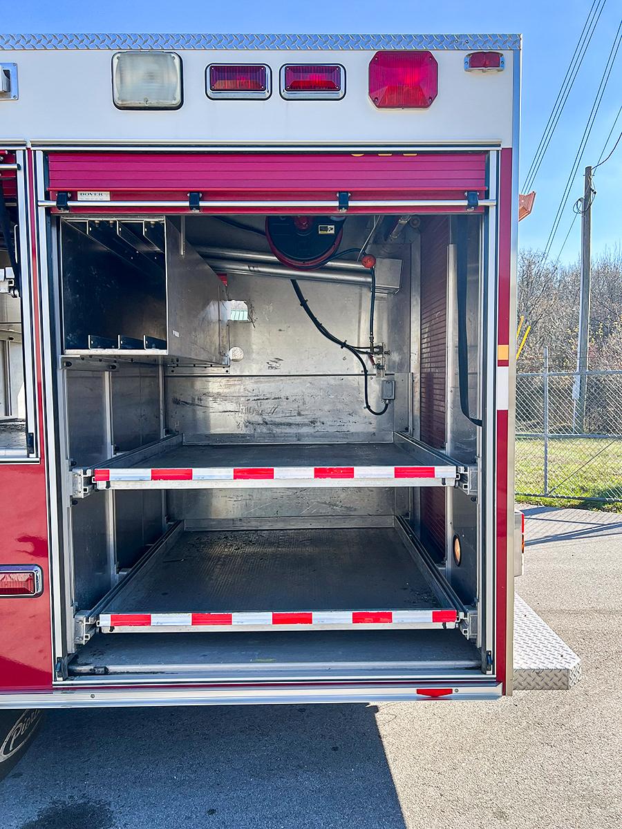 2001 Pierce Non Walk-In Heavy Rescue - image 5