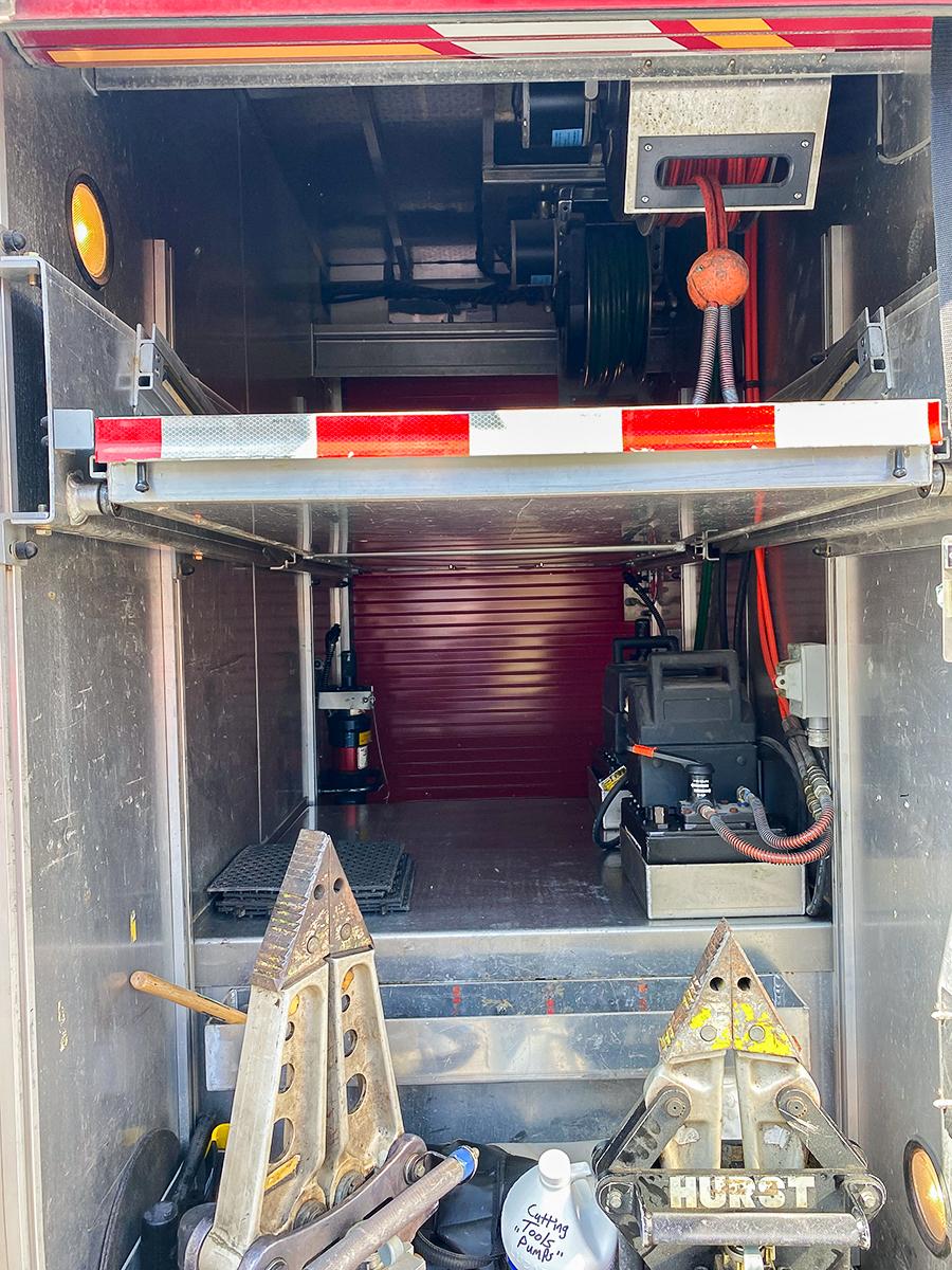 2001 Pierce Non Walk-In Heavy Rescue - image 16