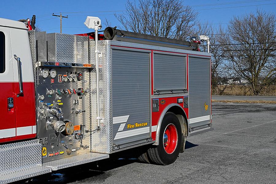 2001 International/KME 1250/1000 Rural Pumper - image 3