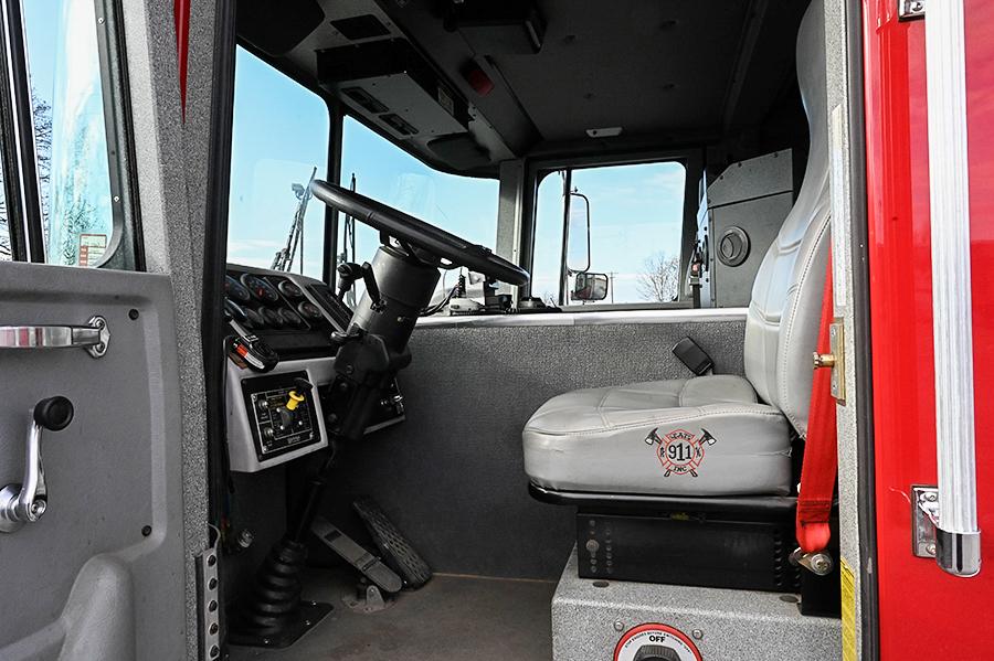 2004 Ferrara 1500/1000 Rural Pumper - image 3