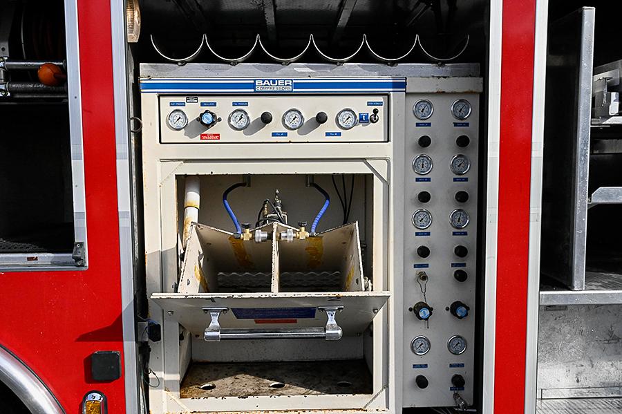 2003 SPARTAN/SVI HEAVY RESCUE WITH PUMP AND CASCADE - image 3