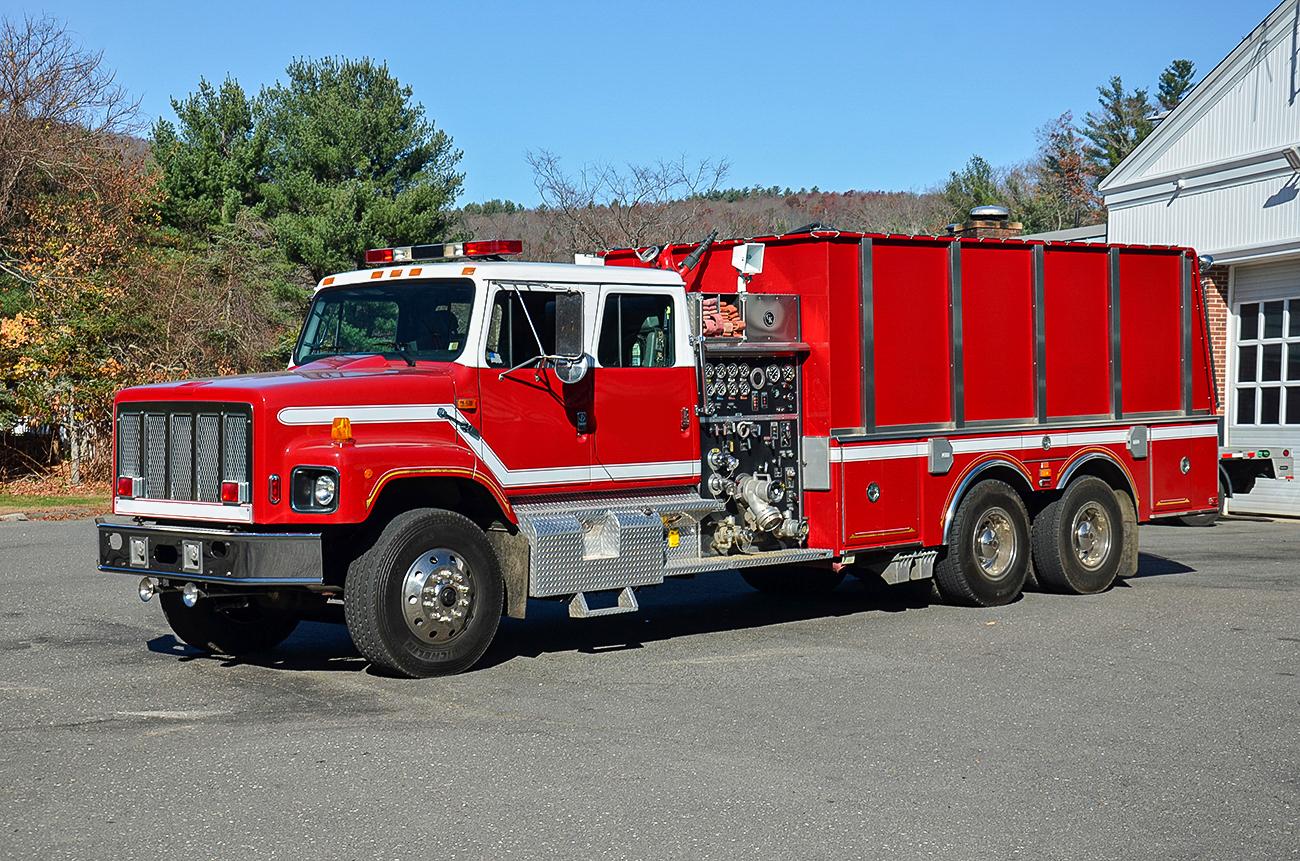 1995 International 1500/2500 Pumper-Tanker w/Stainless steel body - image 1
