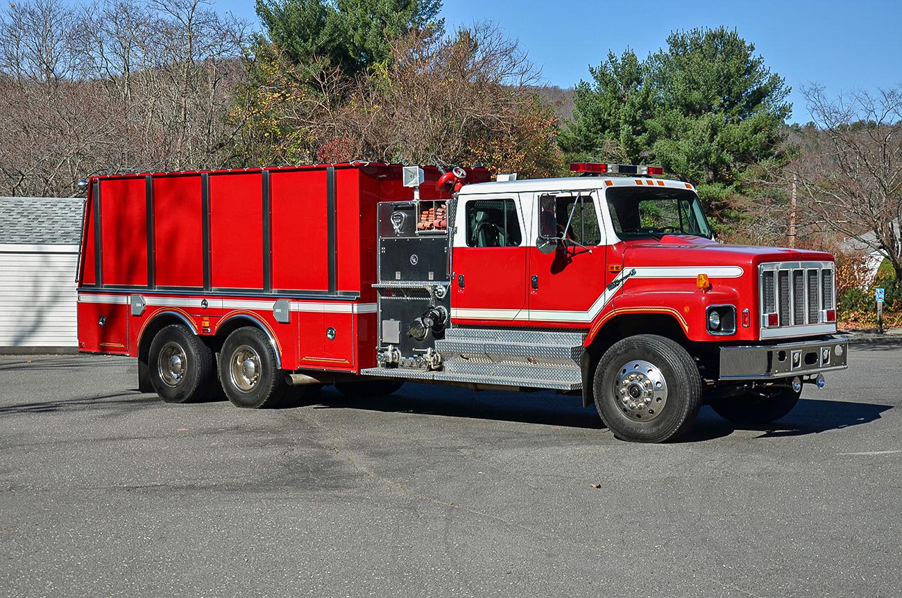 1995 International 1500/2500 Pumper-Tanker w/Stainless steel body - image 2