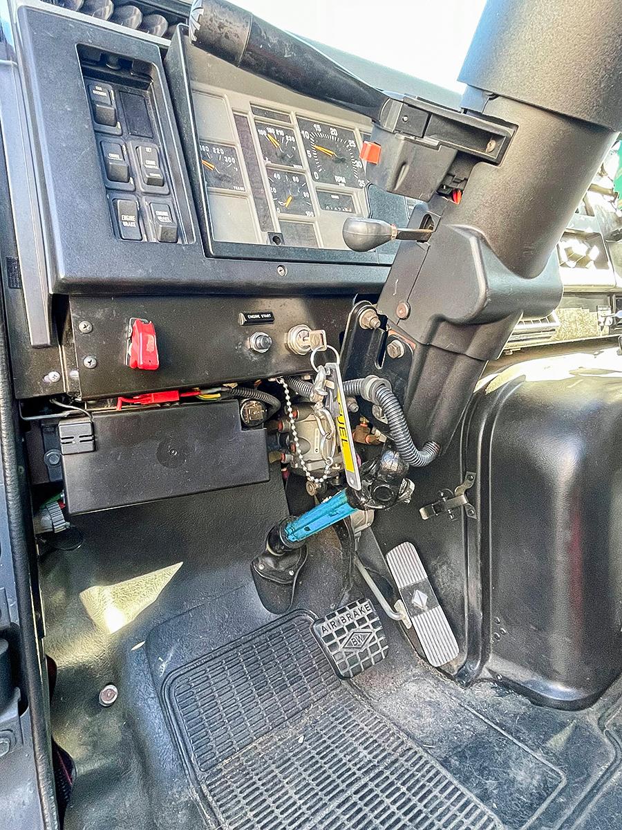 1995 International 1500/2500 Pumper-Tanker w/Stainless steel body - image 5