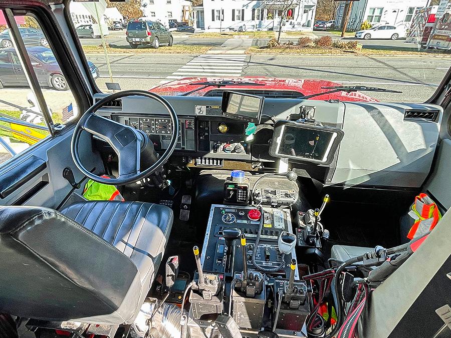 1995 International 1500/2500 Pumper-Tanker w/Stainless steel body - image 12
