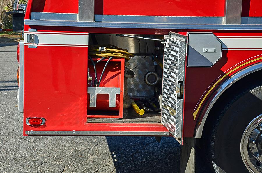 1995 International 1500/2500 Pumper-Tanker w/Stainless steel body - image 16