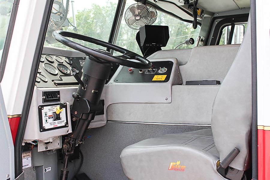 1996 LTI 100′ Aerial Platform Quint with 2019 Refurb - image 6