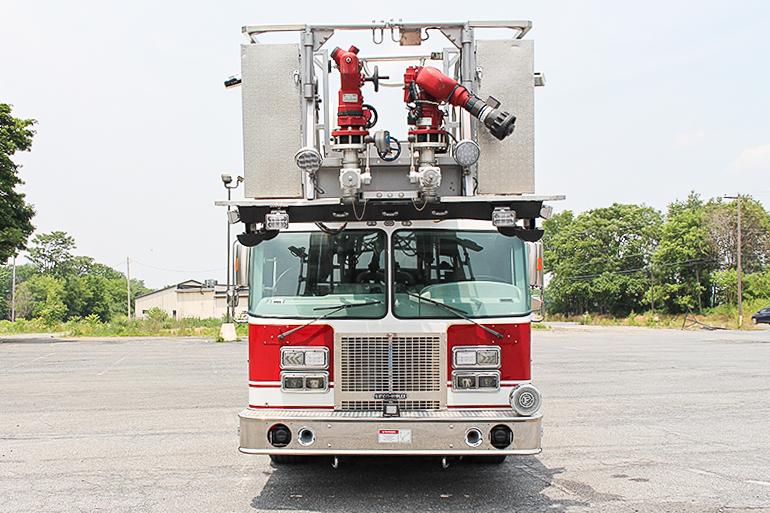 1996 LTI 100′ Aerial Platform Quint with 2019 Refurb - image 12
