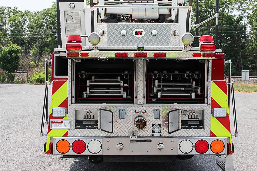 1996 LTI 100′ Aerial Platform Quint with 2019 Refurb - image 20