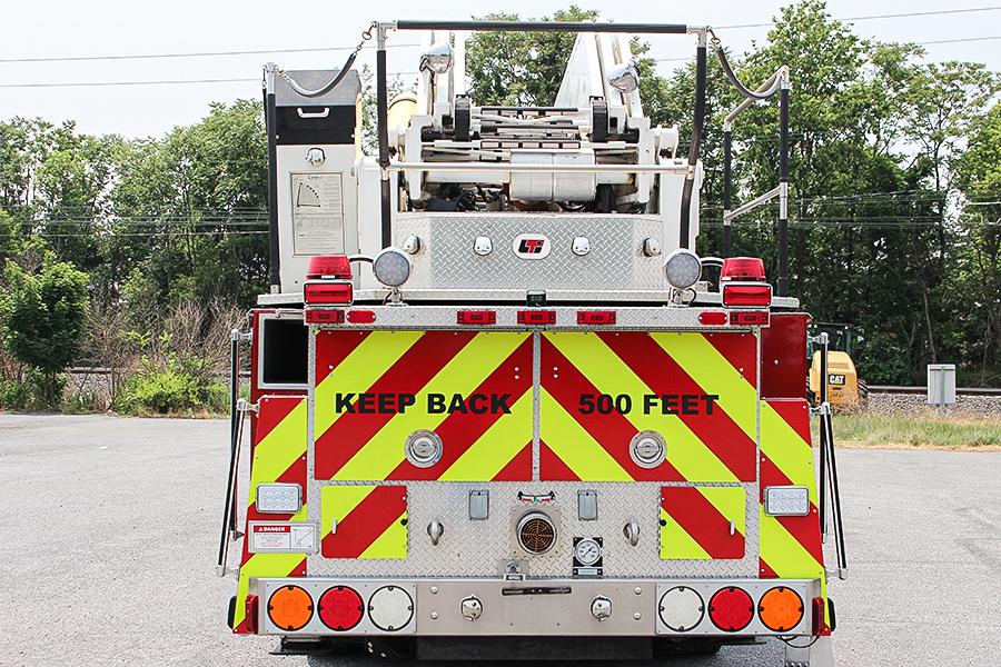 1996 LTI 100′ Aerial Platform Quint with 2019 Refurb - image 21