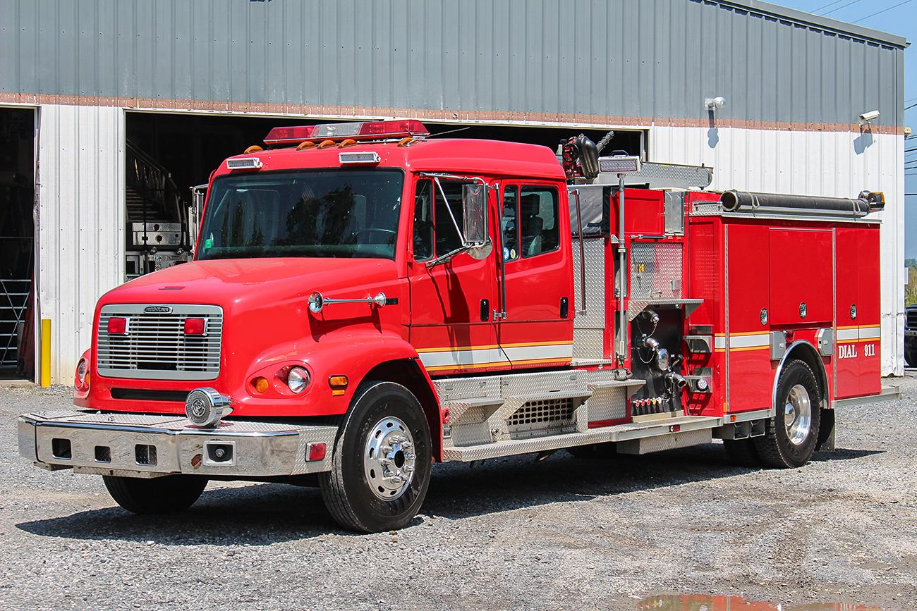 2003 Freightliner 1500/1000 Rural Pumper - image 1