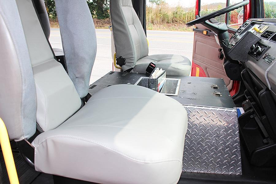 2003 Freightliner 1500/1000 Rural Pumper - image 24