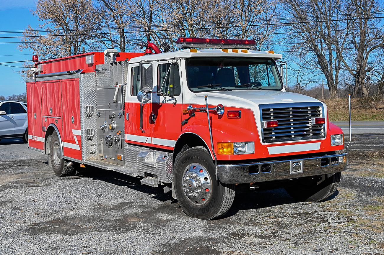 2002 International/KME 1250/1000 Rural Pumper - image 2