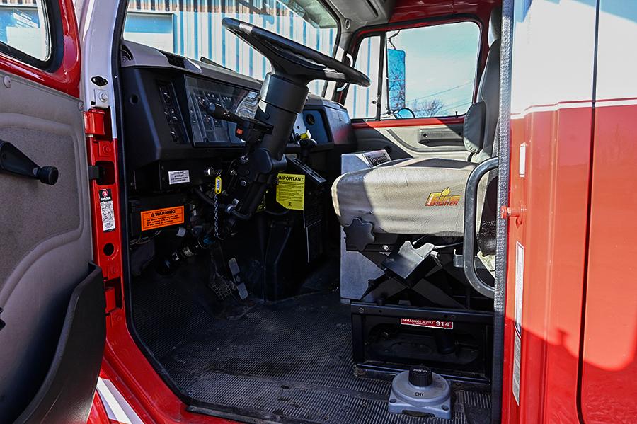 2002 International/KME 1250/1000 Rural Pumper - image 3