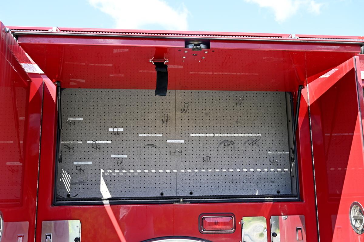 2000 Pierce 1500 / 1000 STAINLESS STEEL Rural Pumper - image 4