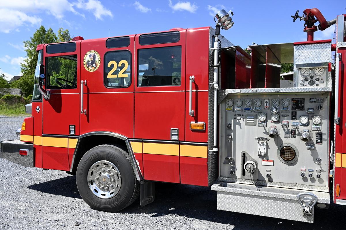 2000 Pierce 1500 / 1000 STAINLESS STEEL Rural Pumper - image 5