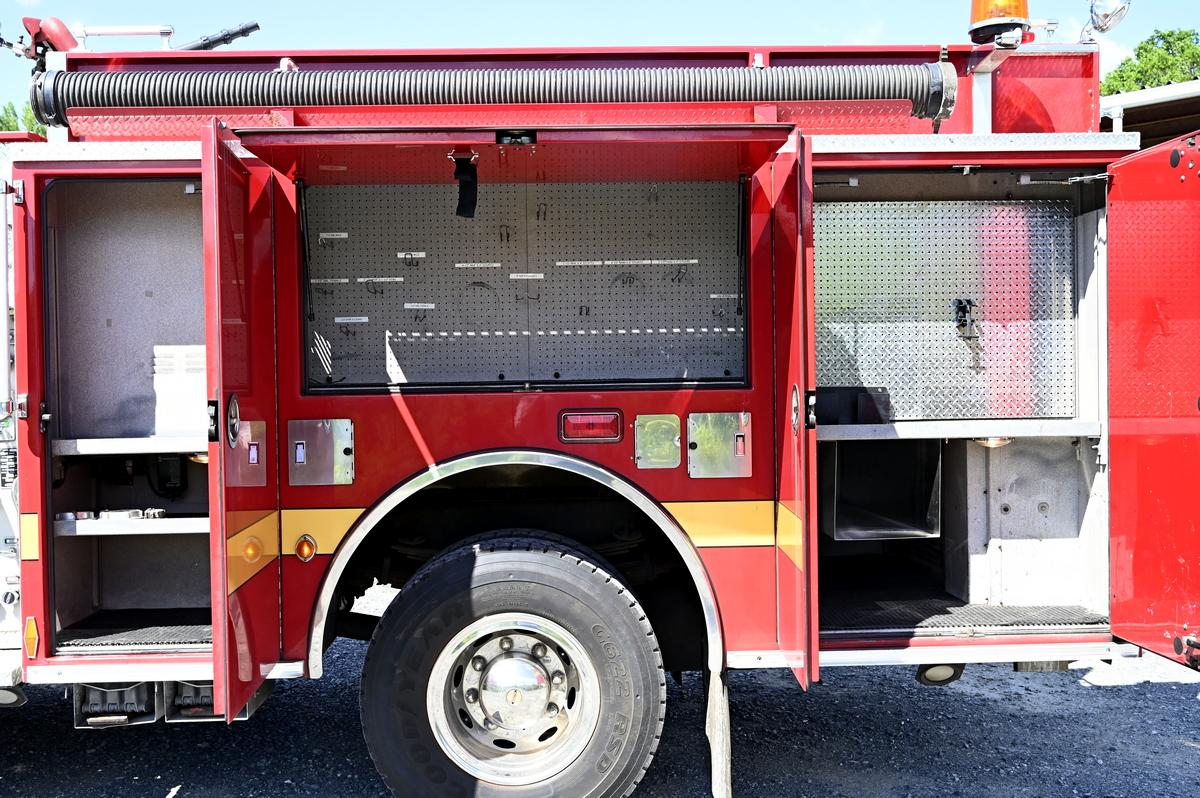 2000 Pierce 1500 / 1000 STAINLESS STEEL Rural Pumper - image 8