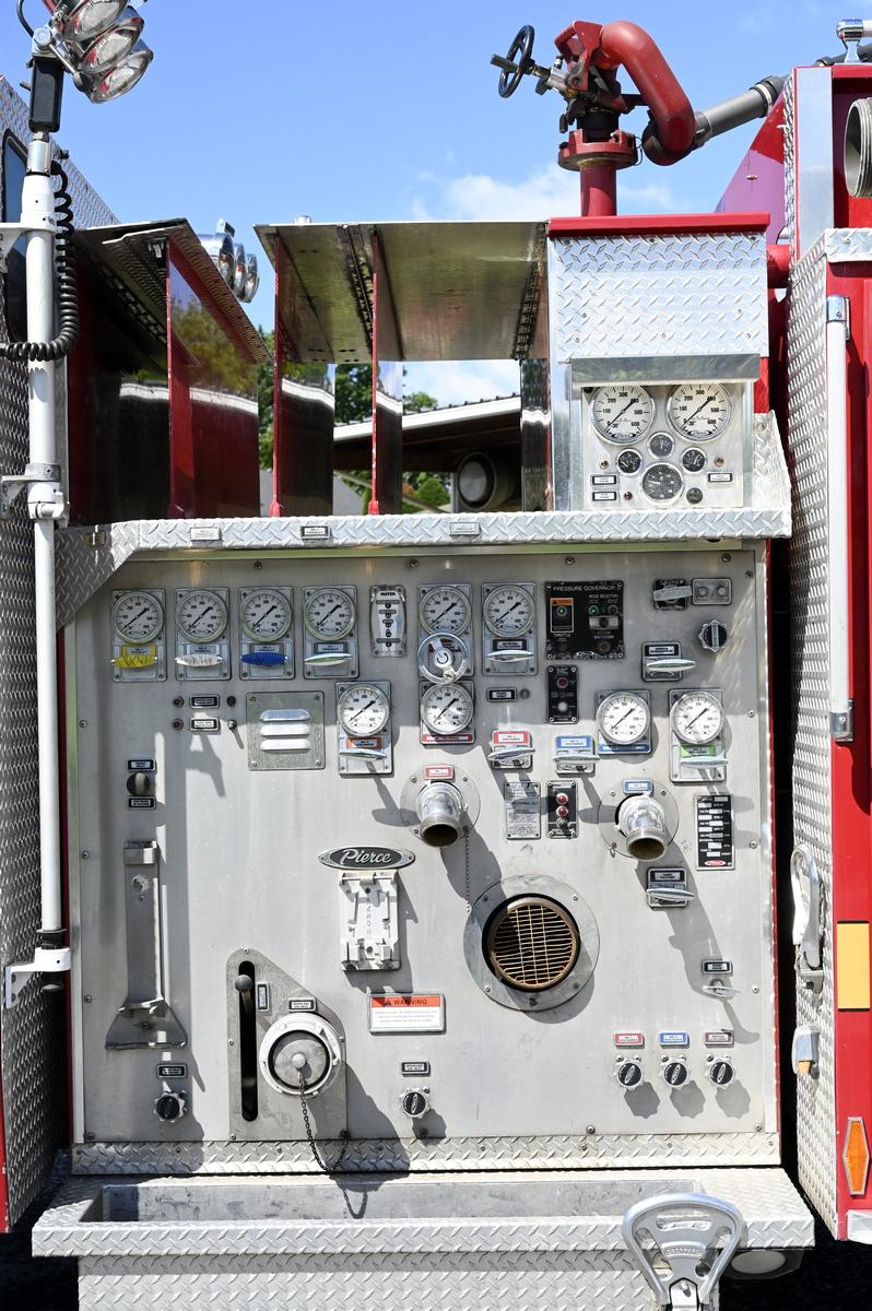 2000 Pierce 1500 / 1000 STAINLESS STEEL Rural Pumper - image 10