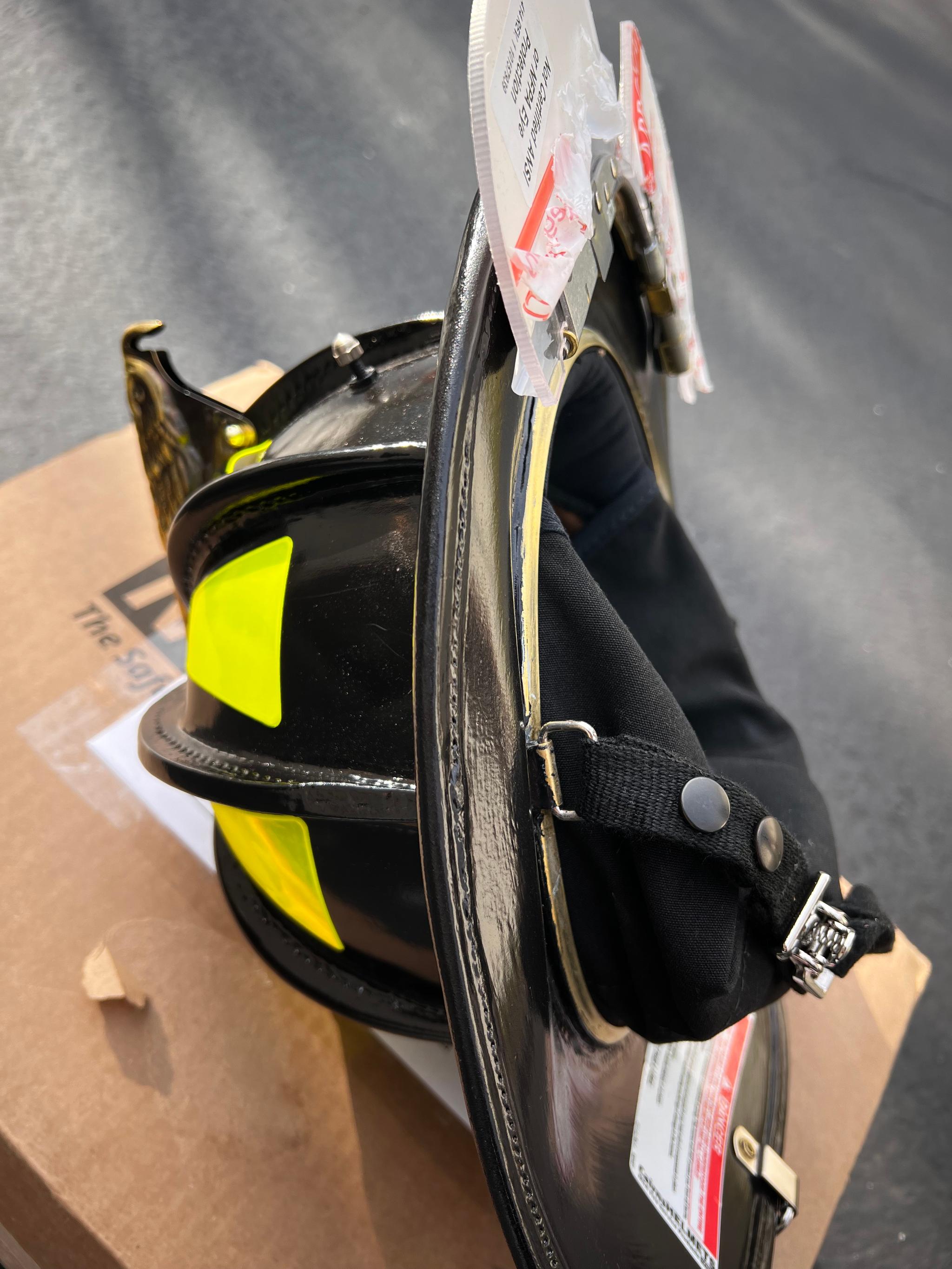 New Cairns N5A Leather Fire Helmet (Medium) - image 4