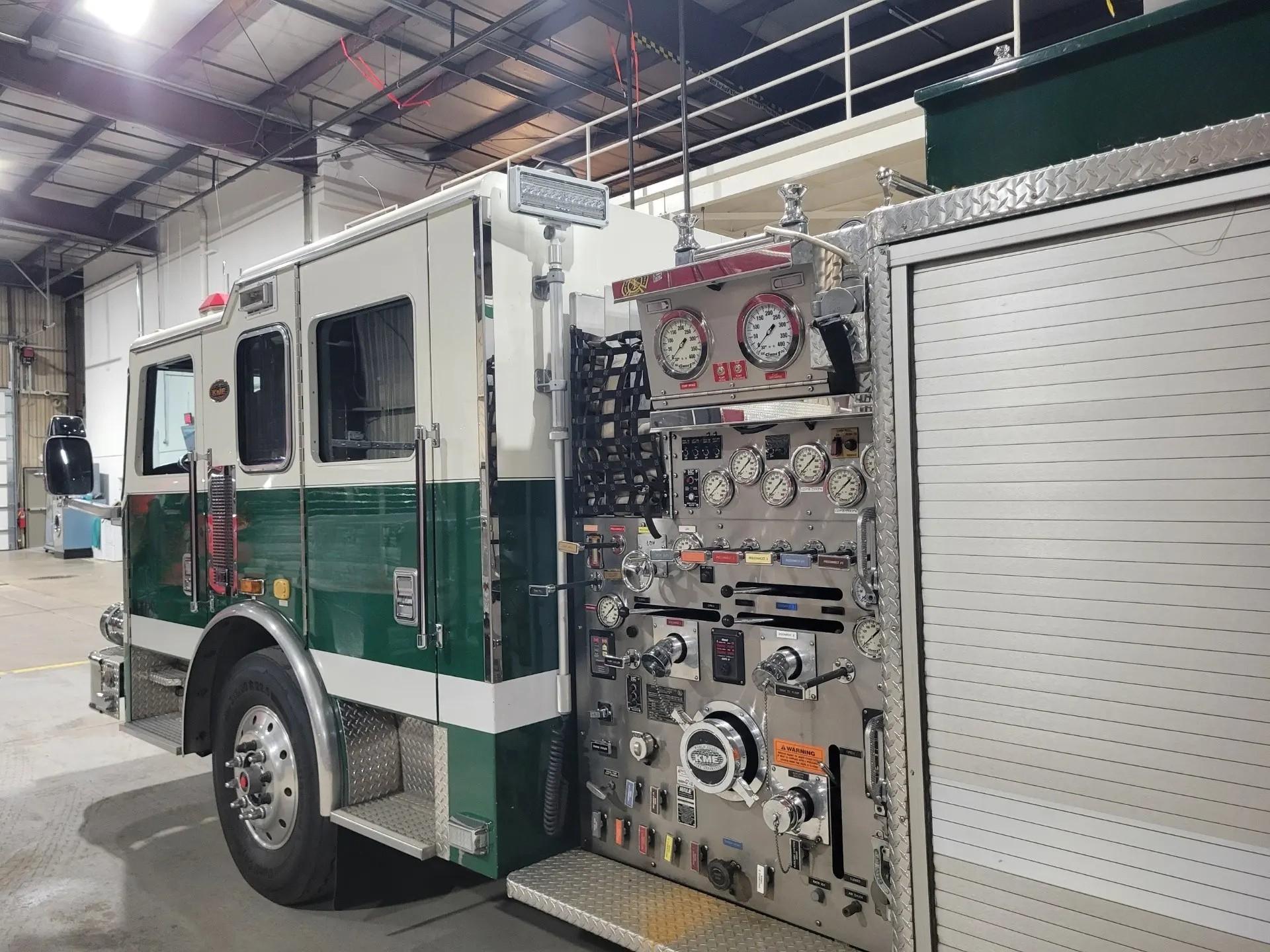 2004 KME XMFD Pumper - image 4