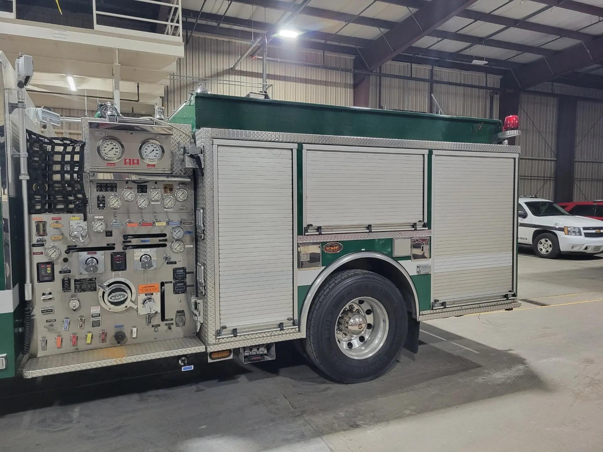 2004 KME XMFD Pumper - image 7
