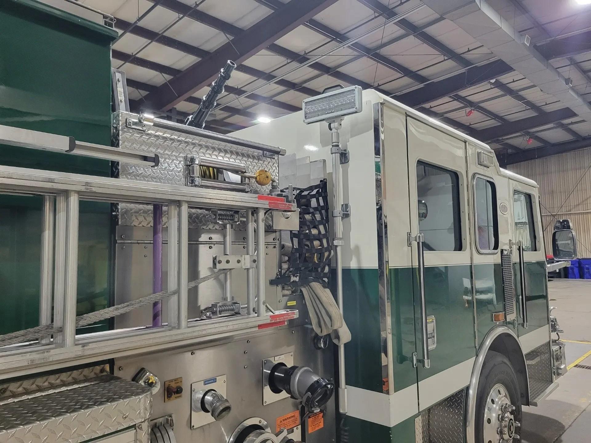 2004 KME XMFD Pumper - image 5