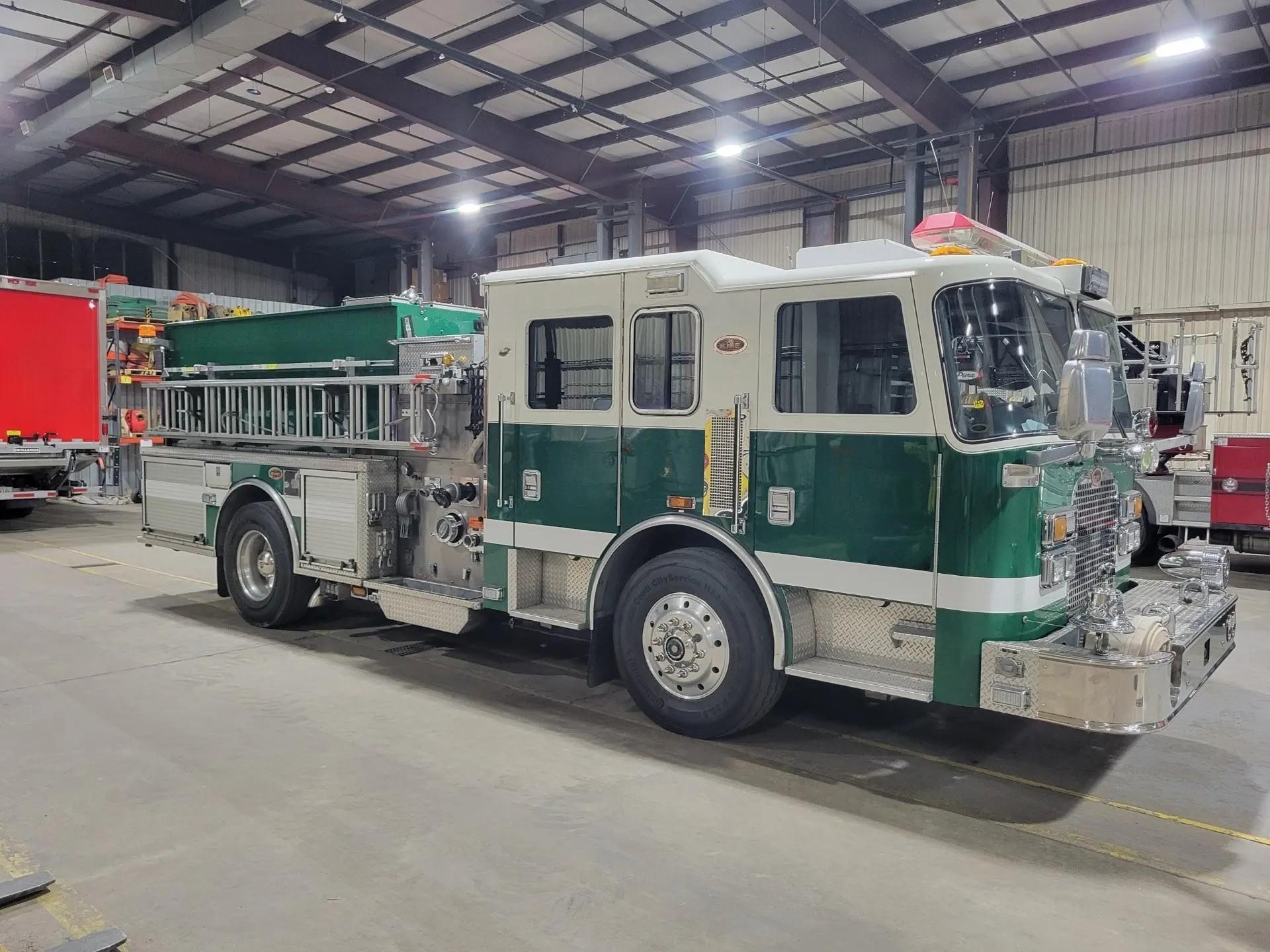 2004 KME XMFD Pumper - image 1