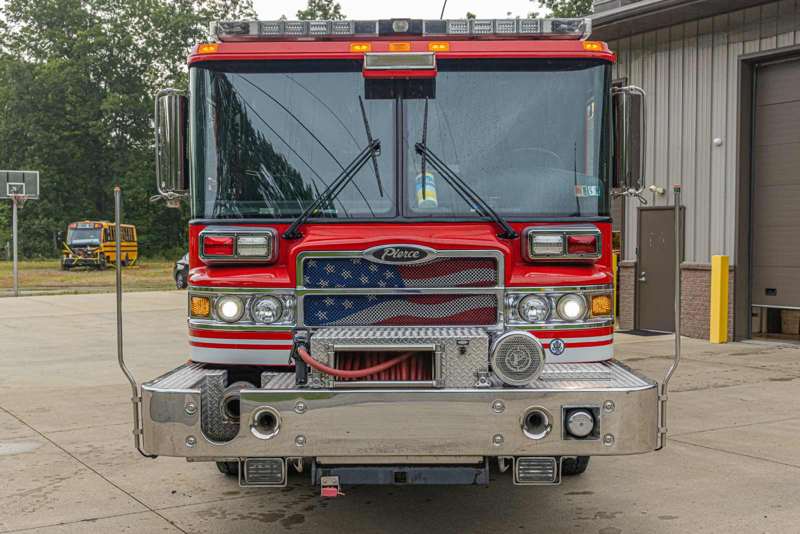 2005 Pierce Pumper - image 2