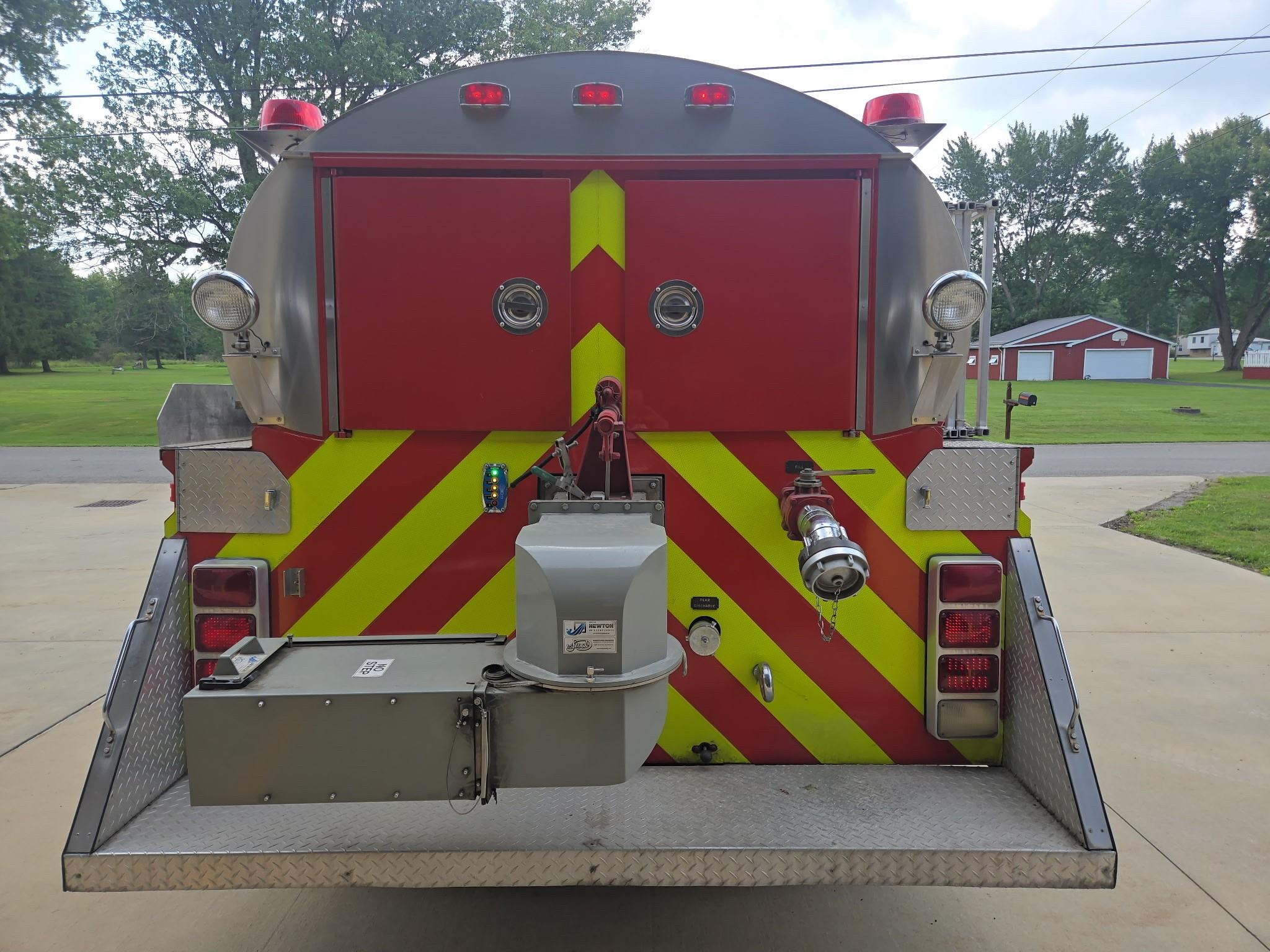 2012 International Pumper Tanker - image 5