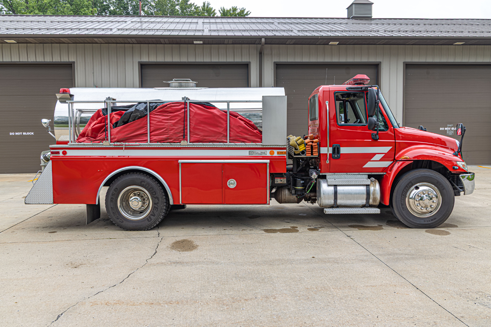 2012 International Pumper Tanker - image 5