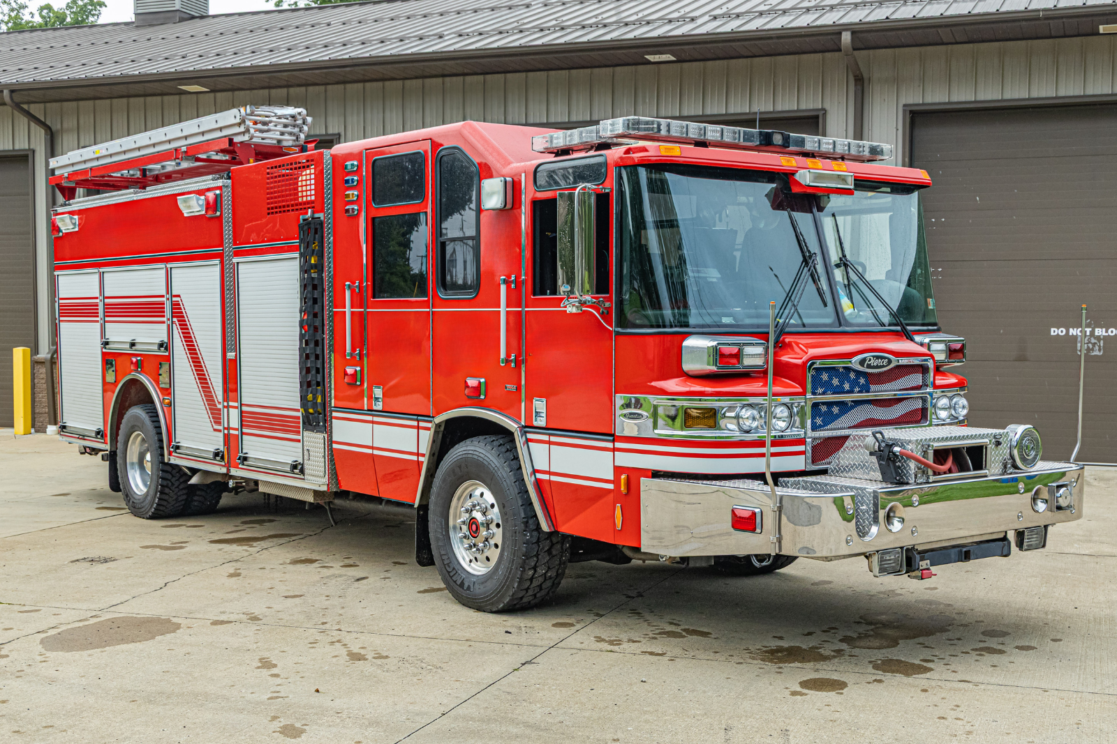 2005 Pierce Pumper - image 1