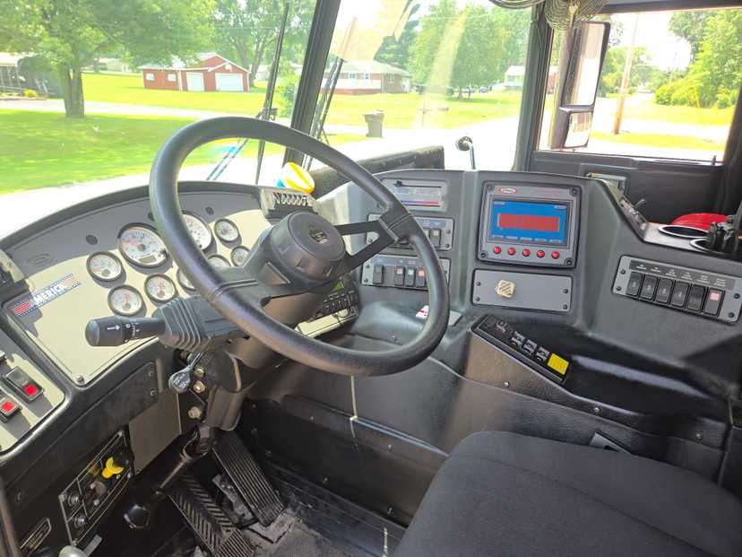 2005 Pierce Pumper — photo 5