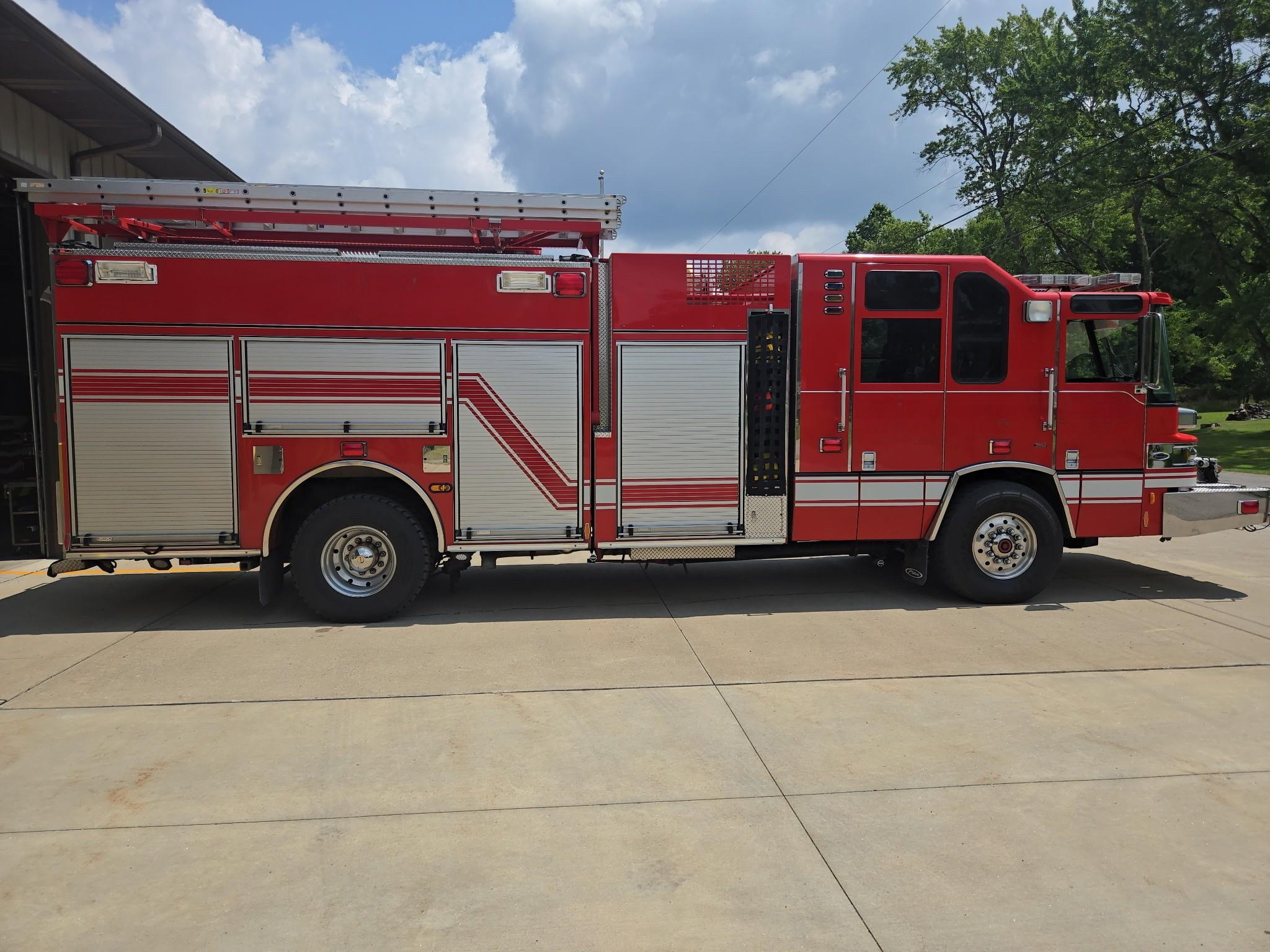 2005 Pierce Pumper - image 3