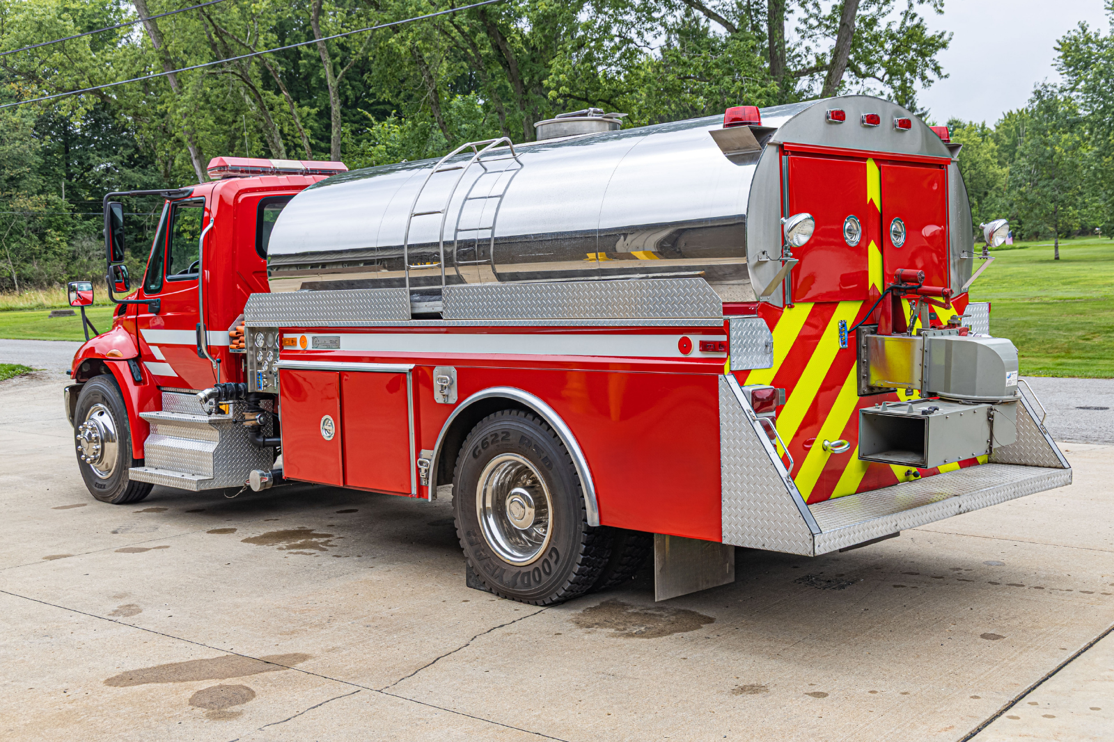 2012 International Pumper Tanker - image 8