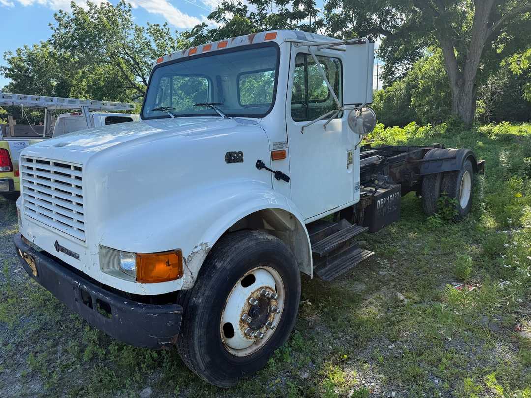 2001 International Hook-All Hooklift