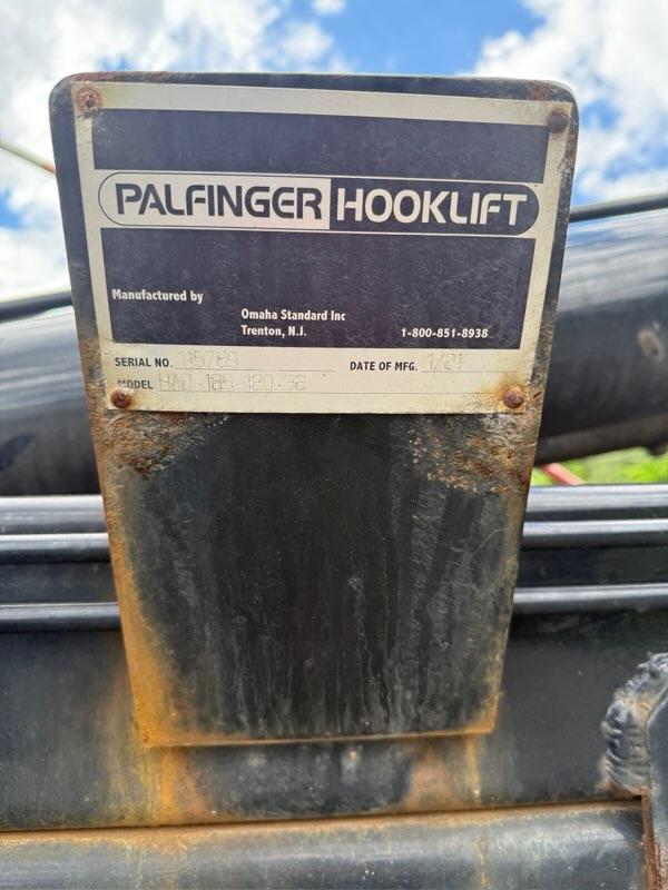 2020 International Palfinger Hooklift - image 6