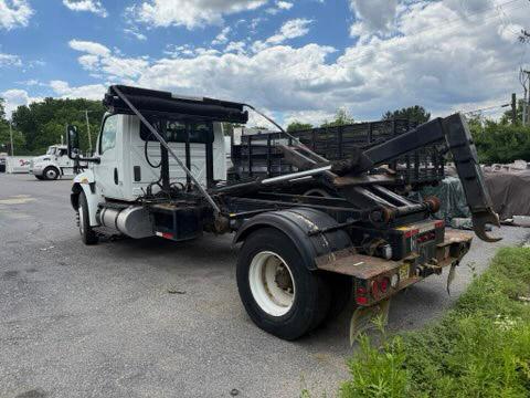2020 International Palfinger Hooklift - image 4