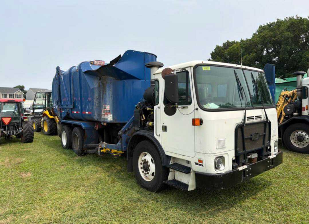 2017 Autocar Heil Automated Side Loader